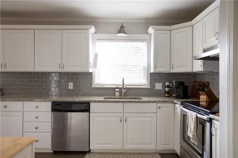 $449,000 | 3813 West 79th Street, Prairie Village, KS 66208