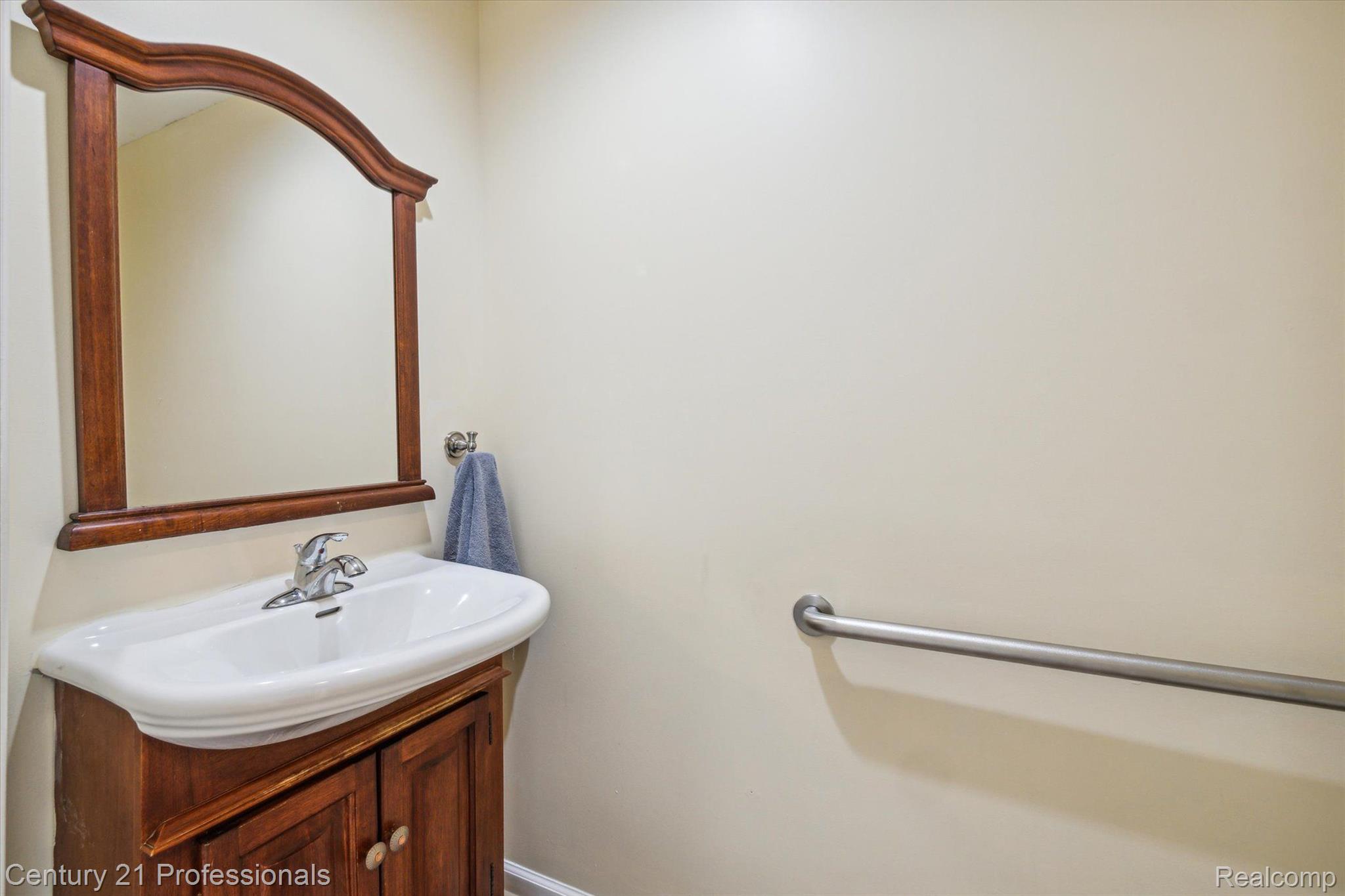 1150 Ridge Road South Canton, MI 48188 - Photo 23 of 51 Half Bath on Main Floor