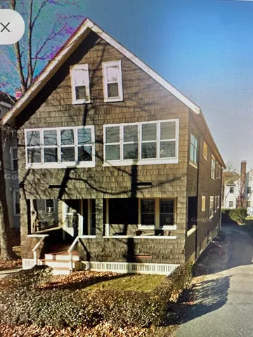 $2,500 | 207 South Street, Unit 1, Waltham, MA 02453