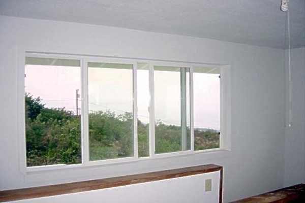 88-2256 Milolii Road Captain Cook, HI 96704 - Photo 14 of 15 a view of a room that has a large window