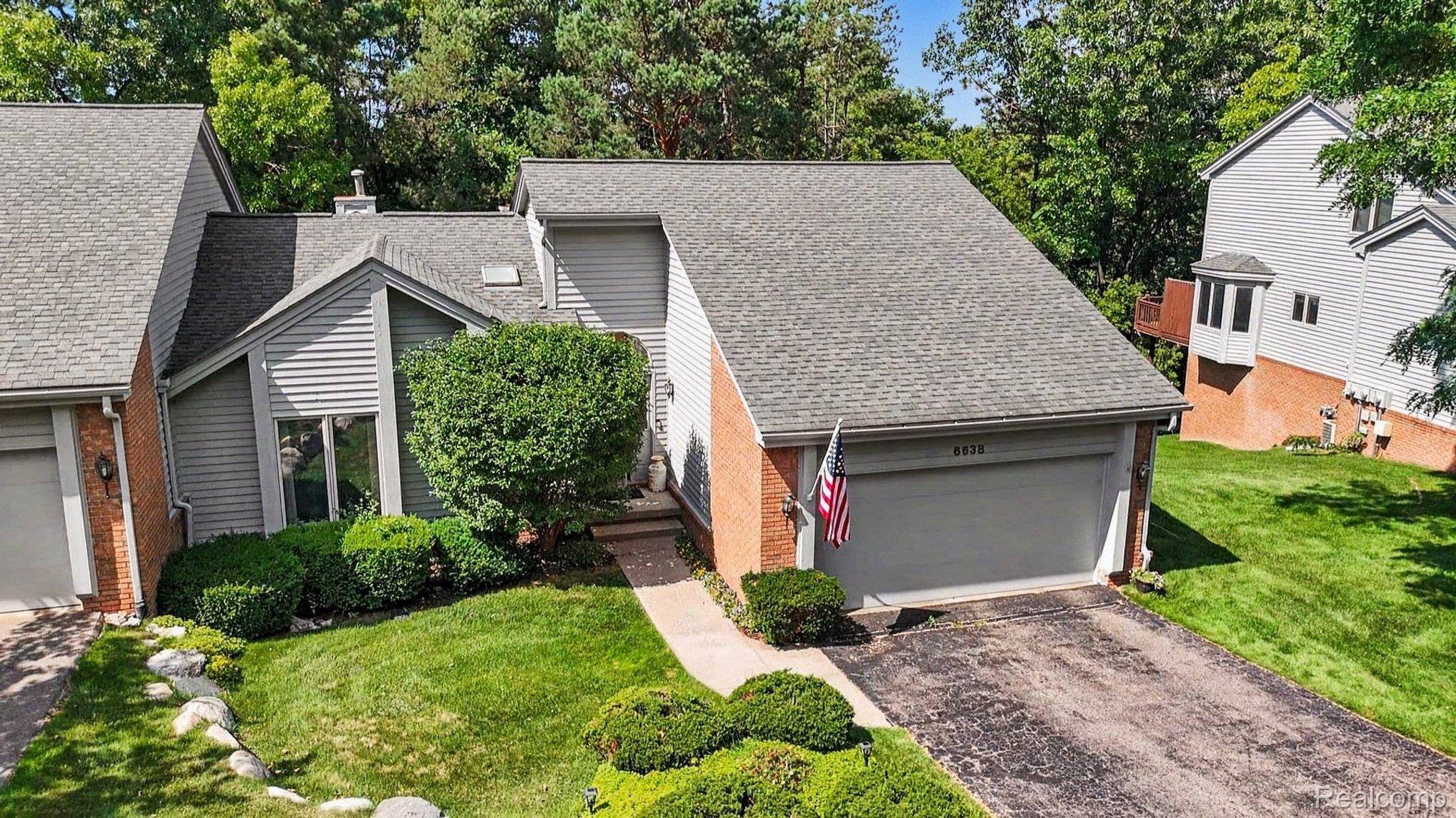 6638 Ridgeview Drive Clarkston, MI 48346 - Photo 2 of 28 welcome to 6638 Ridgeview Dr