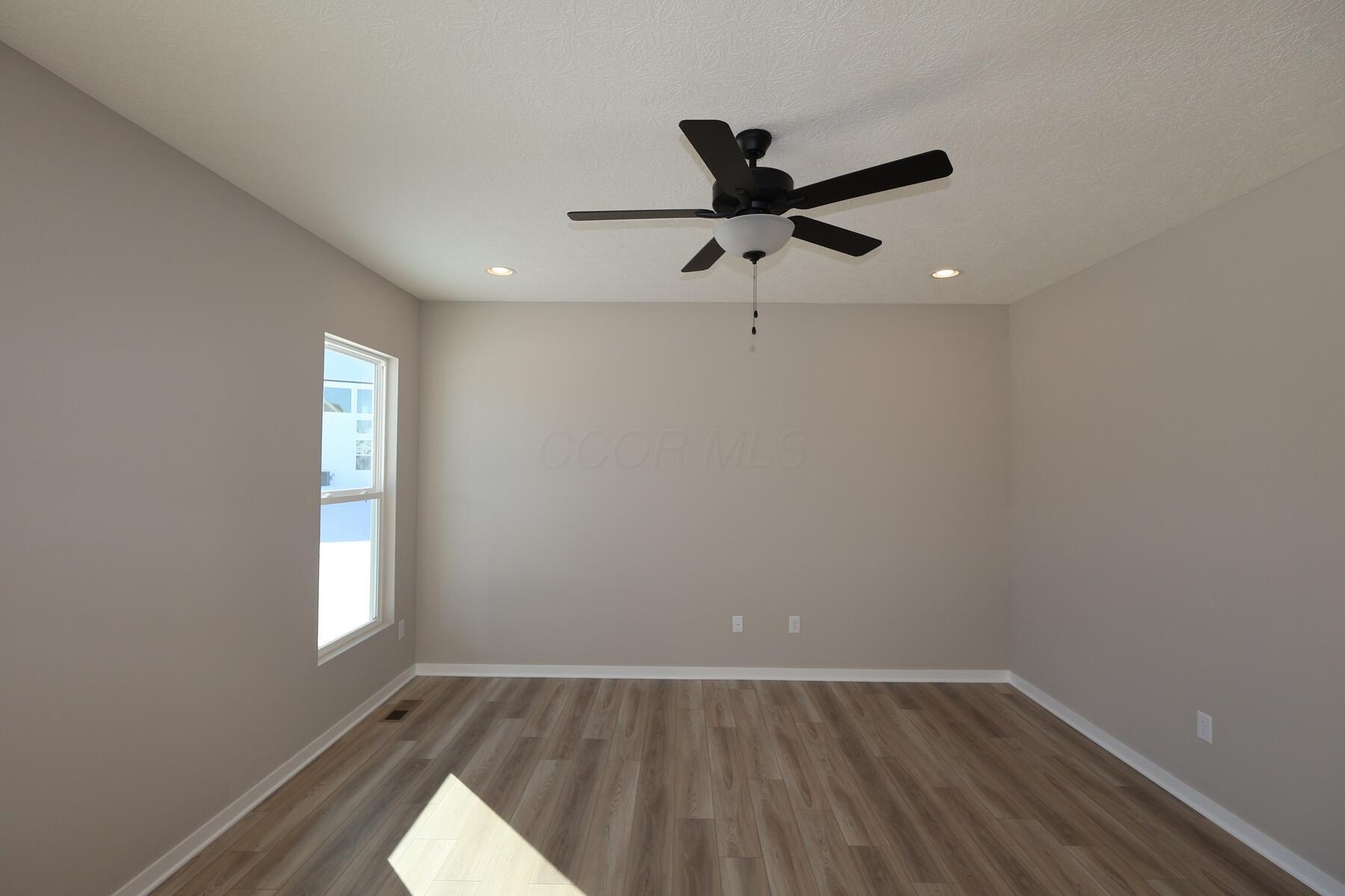 305 Cherry Hills Road Commercial Point, OH 43116 - Photo 6 of 18 Interior