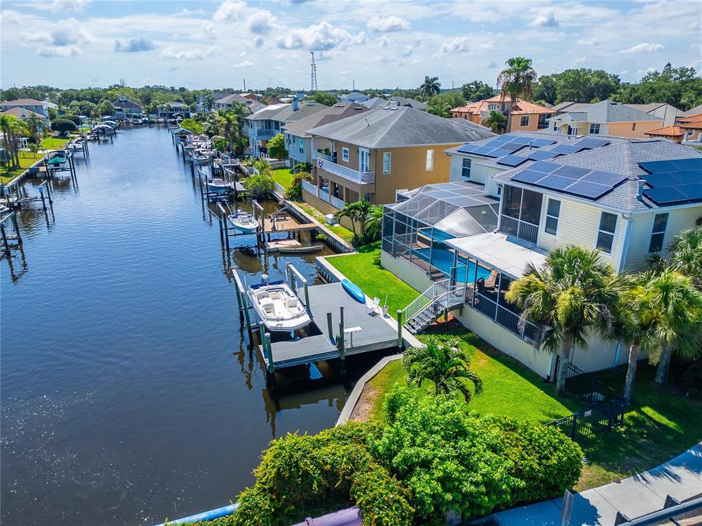 339 Manatee Lane Tarpon Springs, FL 34689 - Photo 9 of 35