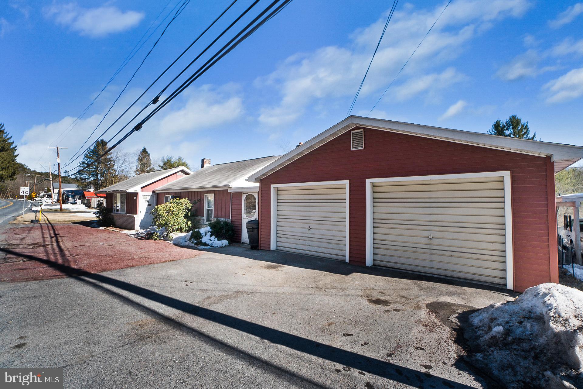 643 Fireline Road Palmerton, PA 18071 - Photo 3 of 40 Gallery Image 3