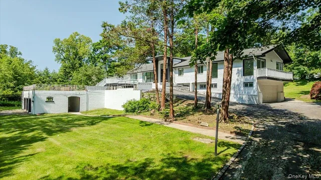 a house view with a outdoor space