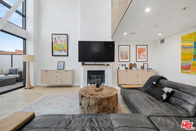 $9,000 | 700 Main Street, Unit 5, Venice, CA 90291