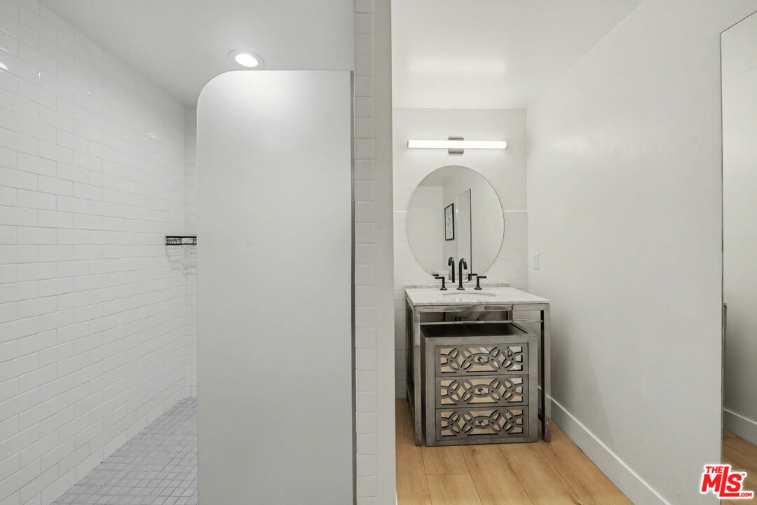 700 Main Street, Unit 5 Venice, CA 90291 - Photo 10 of 27