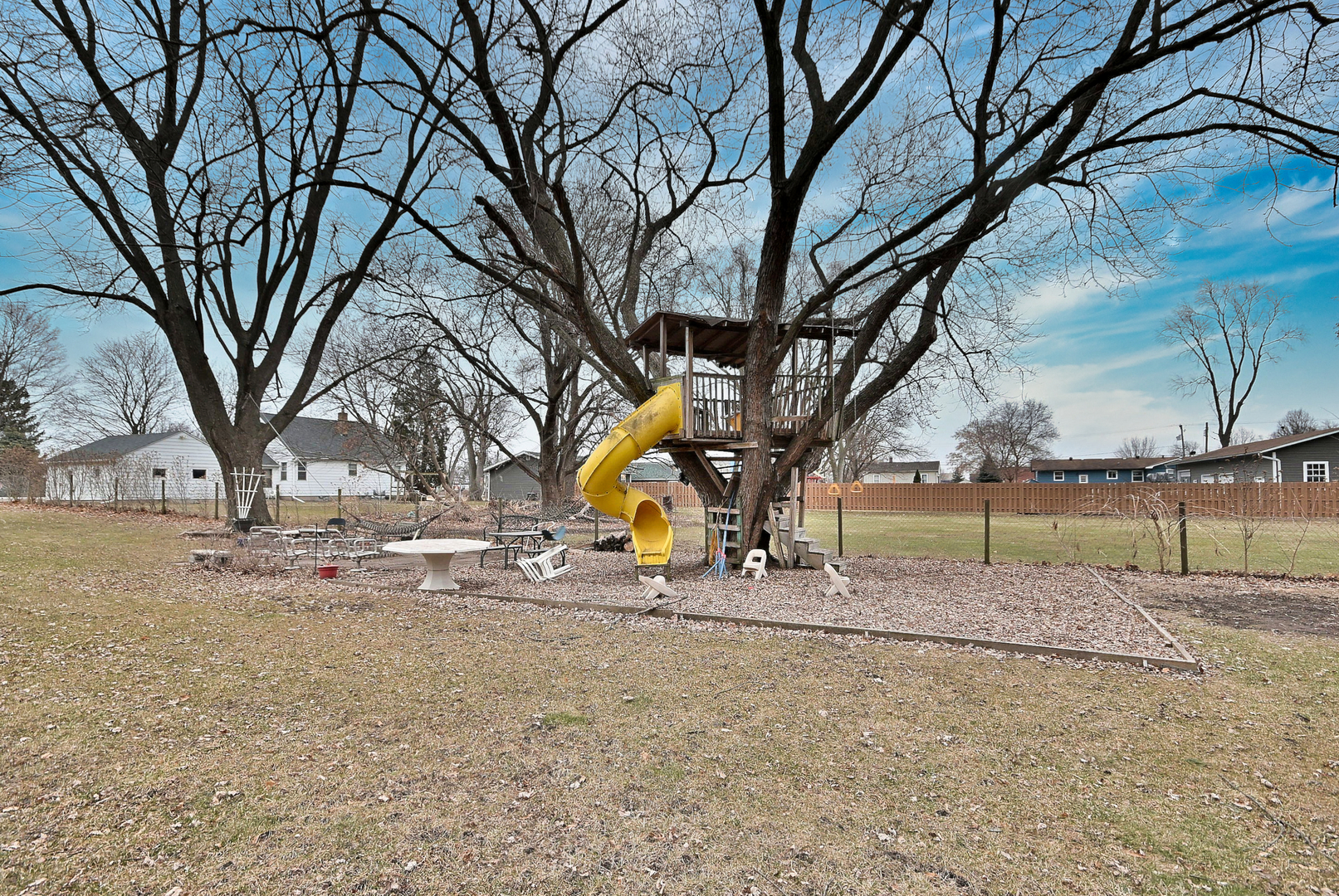 10N836 Maple Street Elgin, IL 60123 - Photo 33 of 38 Gallery Image 33