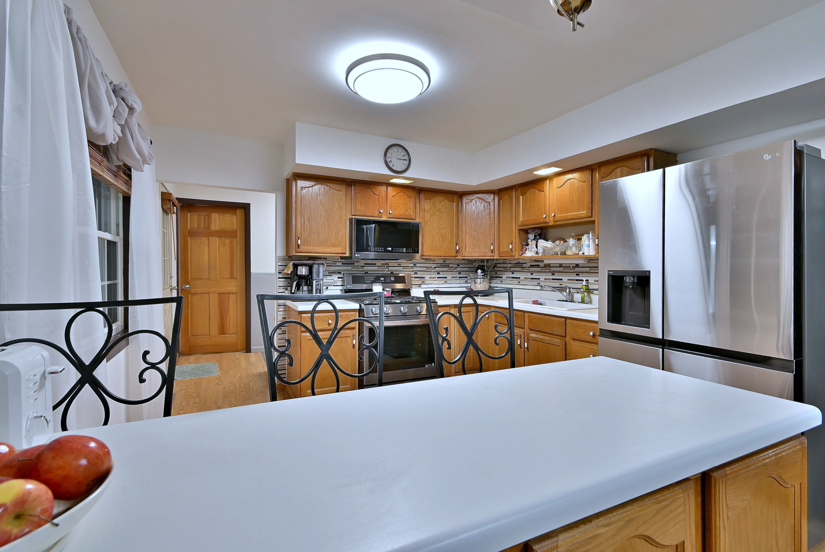 10N836 Maple Street Elgin, IL 60123 - Photo 10 of 38 Gallery Image 10