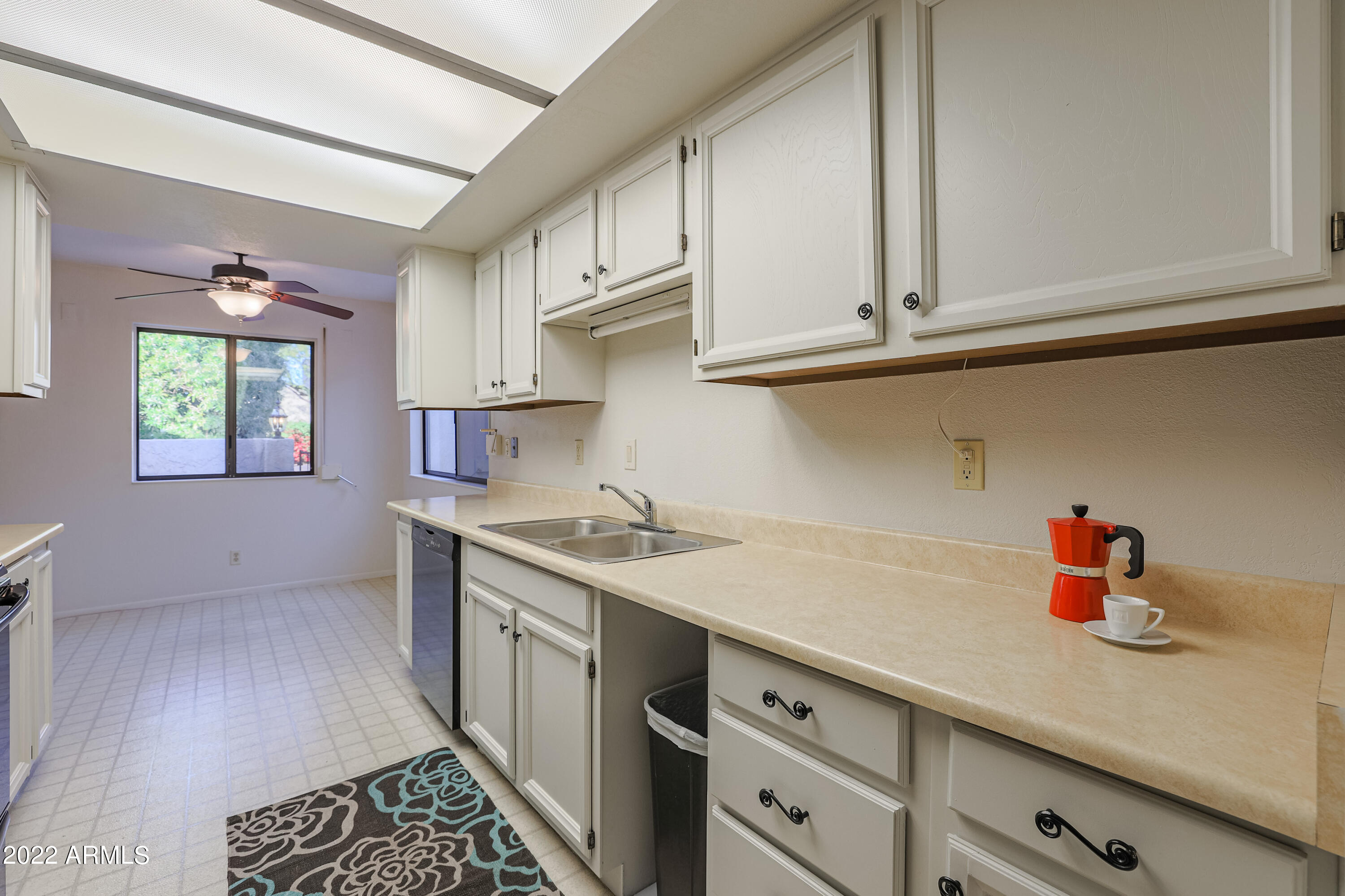 7843 East Valley View Road Scottsdale, AZ 85250 - Photo 3 of 35 B (11)