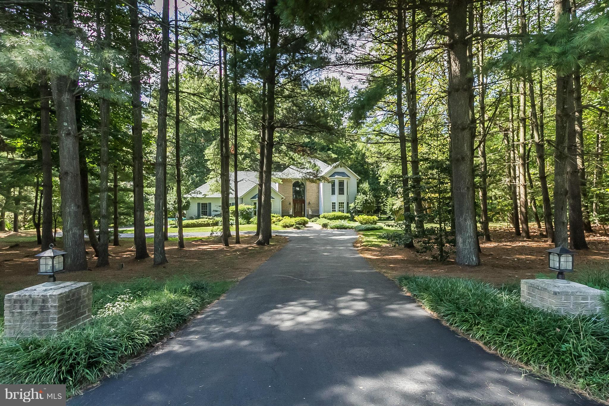 27 Shadow Point Court Edgewater, MD 21037 - Photo 2 of 29 Extended driveway for ultimate privacy