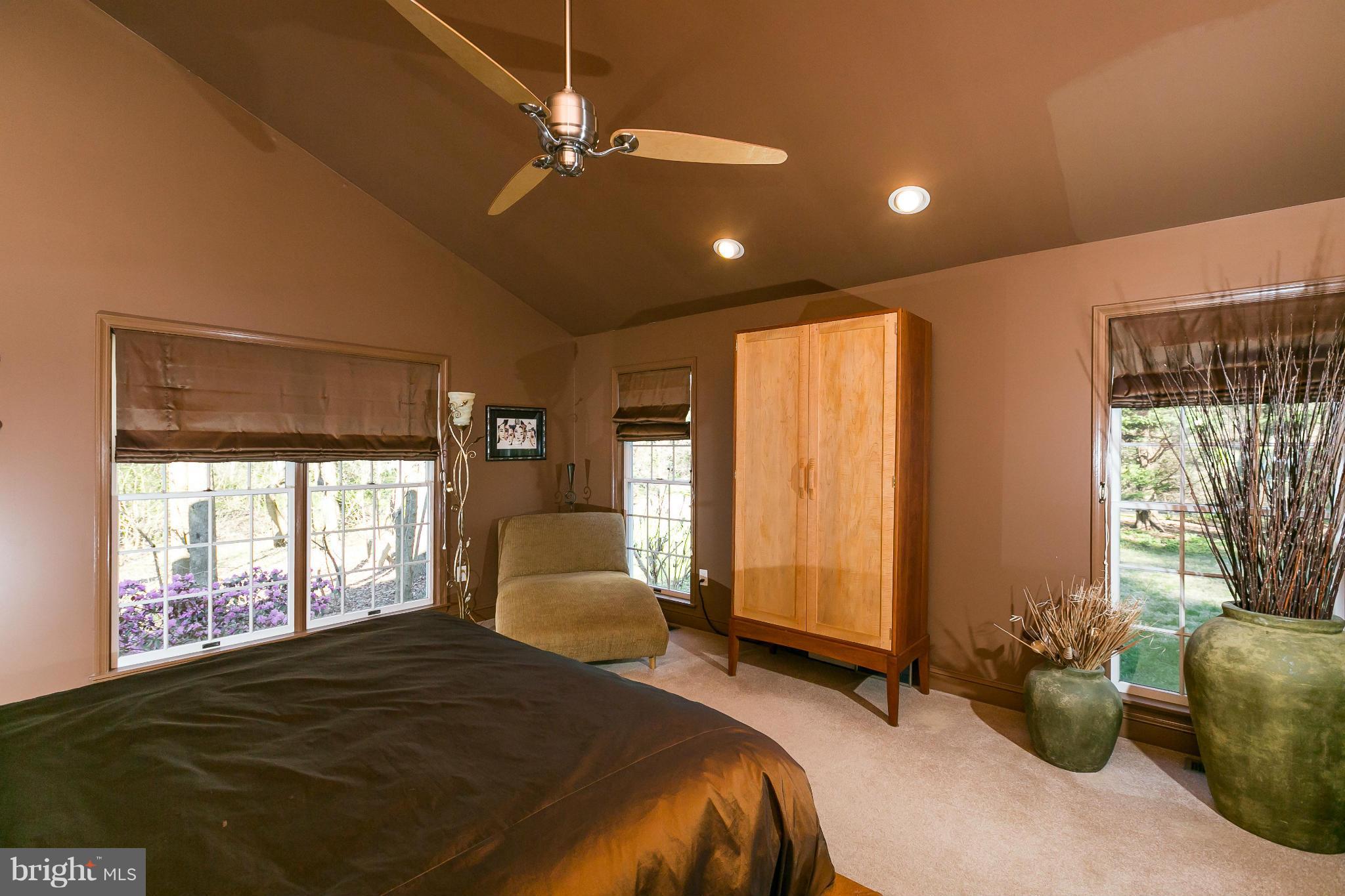 27 Shadow Point Court Edgewater, MD 21037 - Photo 15 of 29 Vaulted ceiling and lovely views