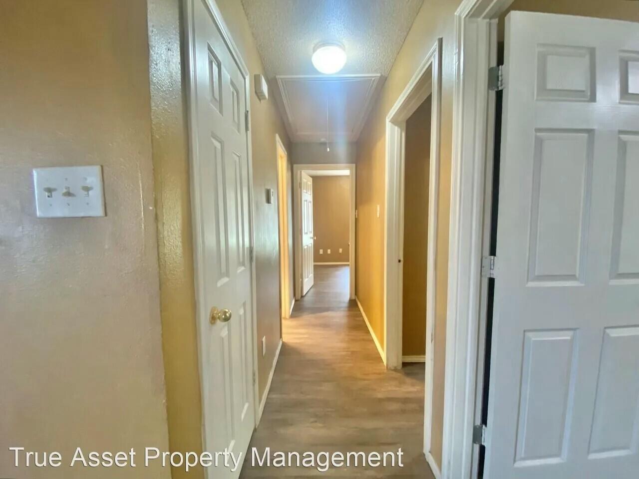 Package Package Property Lubbock, TX 79415 - Photo 14 of 45 a view of a hallway