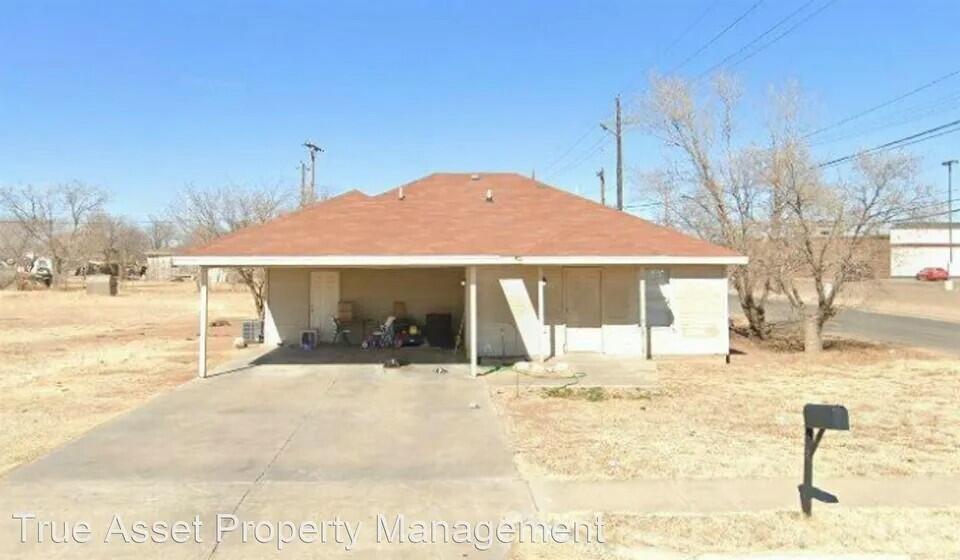 Package Package Property Lubbock, TX 79415 - Photo 10 of 45 a view of a house with snow on the background