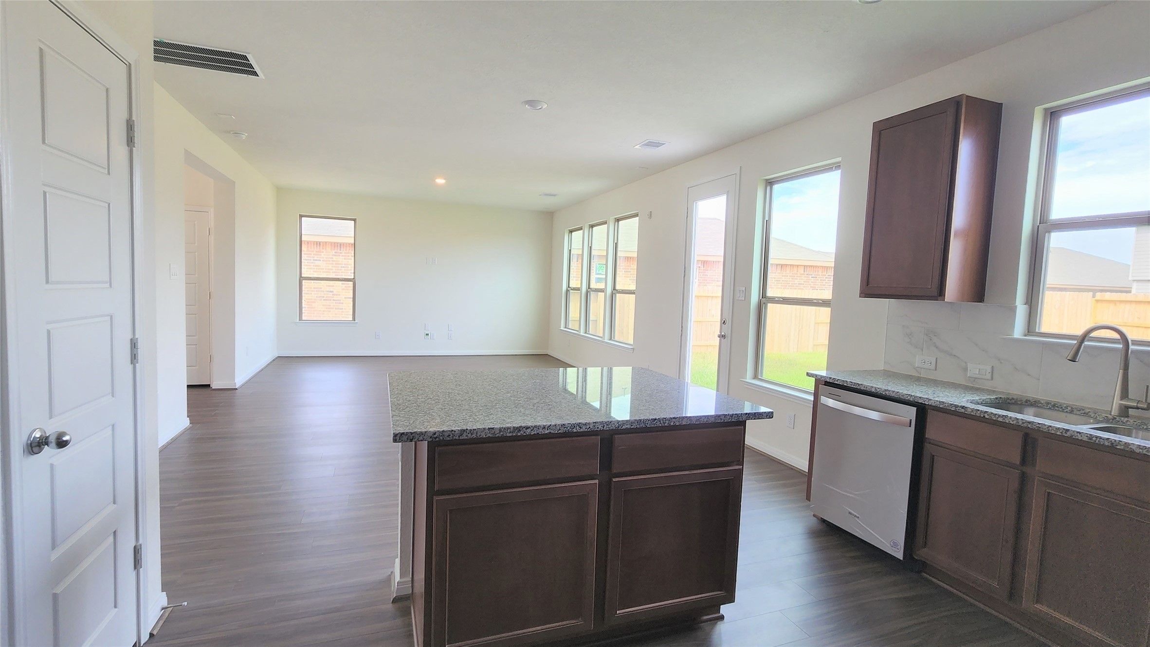 1235 Bryman Drive Rosharon, TX 77583 - Photo 5 of 16