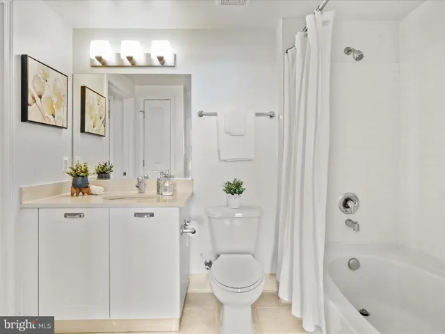 $2,100 | 2451 Midtown Avenue, Unit 921, Alexandria, VA 22303