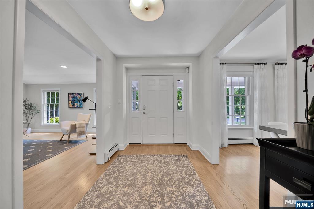 10 Carolina Place Ridgewood, NJ 07450 - Photo 4 of 38