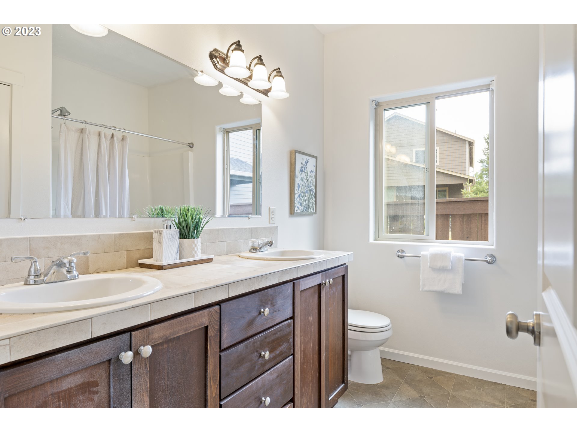 418 North 43rd Court Ridgefield, WA 98642 - Photo 8 of 27