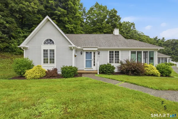 $309,925 | 12 Bittersweet Ridge, Unit 12, Middlefield, CT 06455