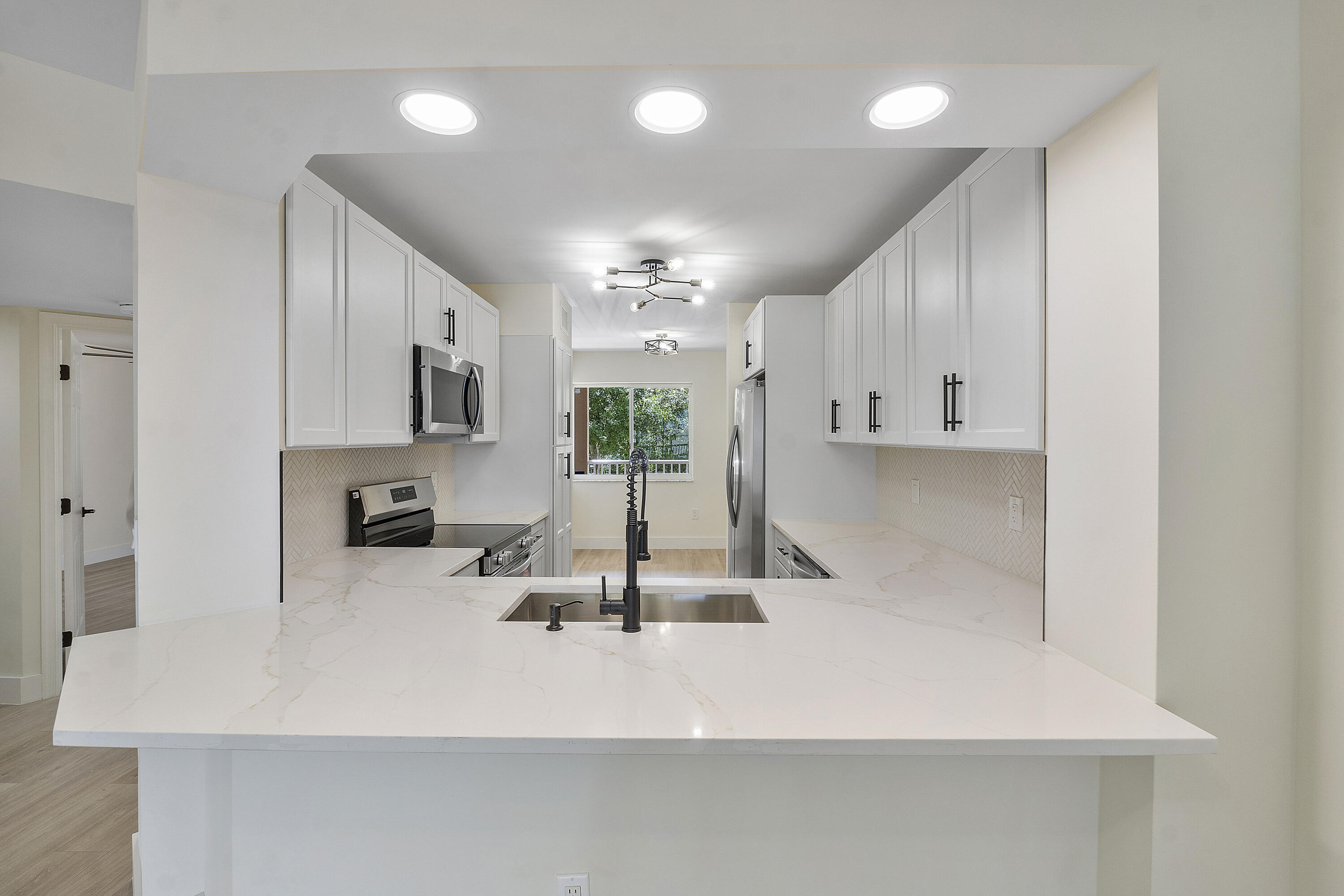 9575 Weldon Circle C313_012