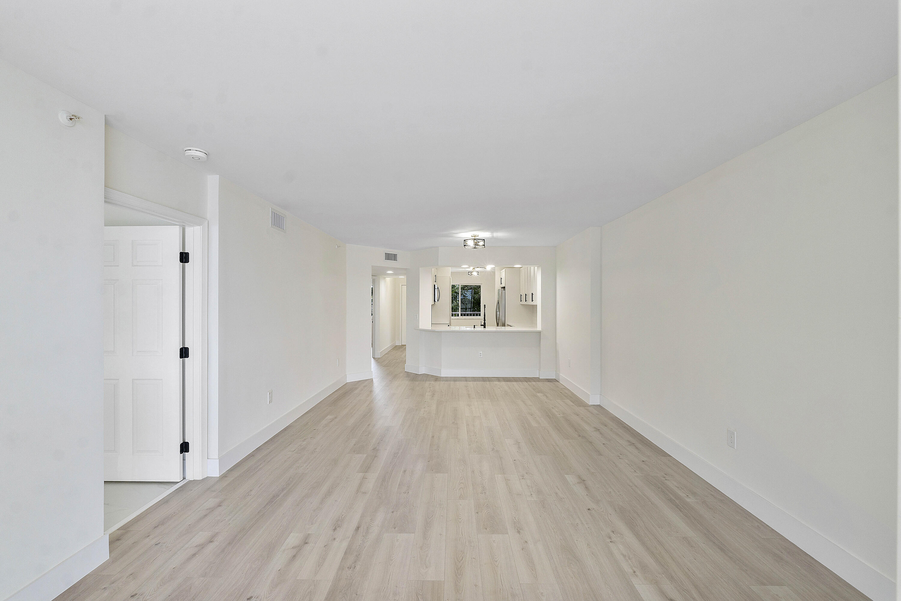 9575 Weldon Circle, Unit C313 Tamarac, FL 33321 - Photo 5 of 24 9575 Weldon Circle C313_007