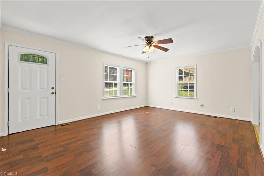 264 Beddington Street High Point, NC 27260 - Photo 5 of 29