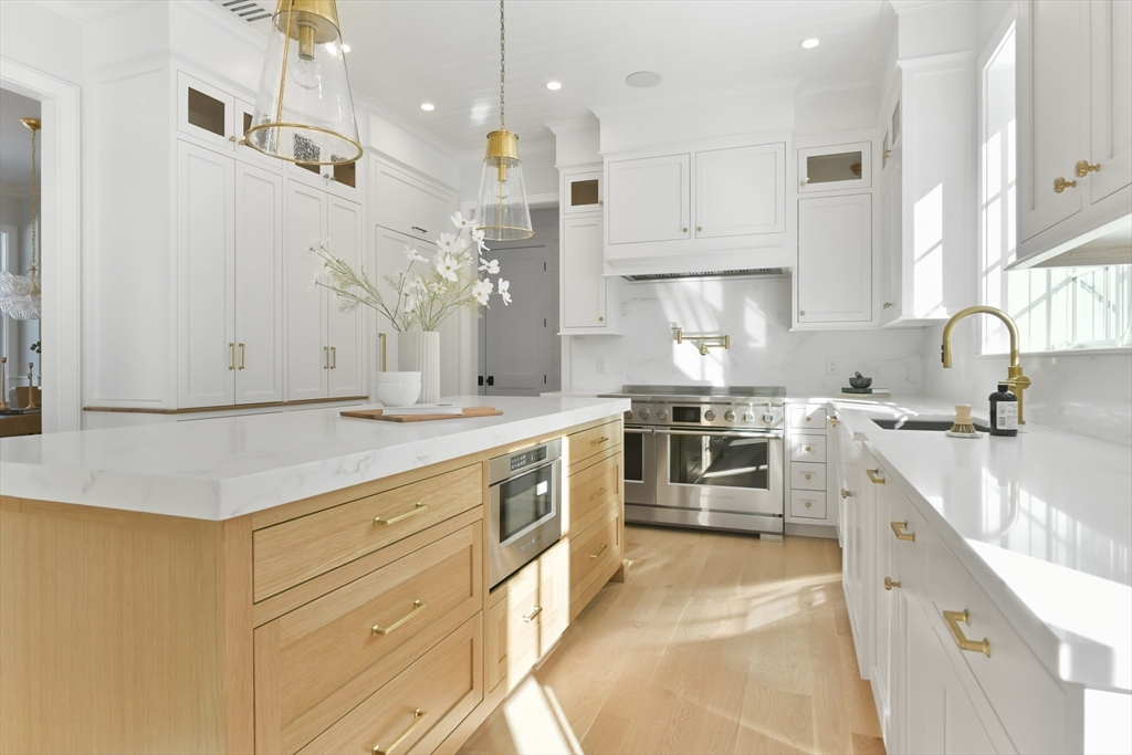38 Parker Road Wellesley, MA 02482 - Photo 11 of 42