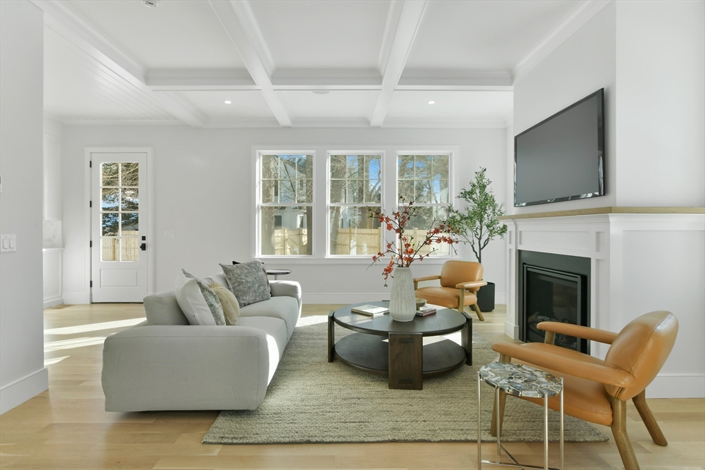 38 Parker Road Wellesley, MA 02482 - Photo 7 of 42