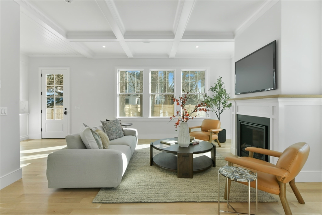 38 Parker Road Wellesley, MA 02482 - Photo 7 of 42