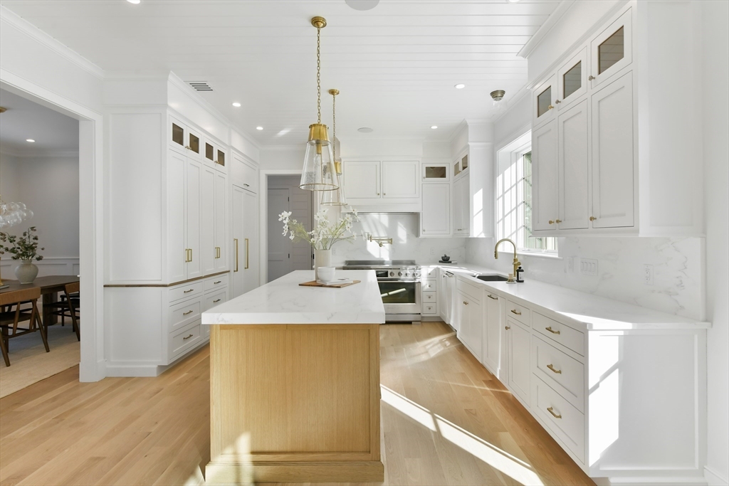 38 Parker Road Wellesley, MA 02482 - Photo 10 of 42