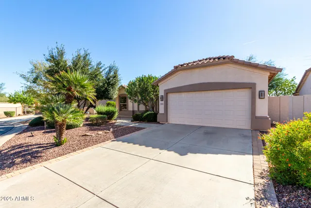 $460,000 | 3211 East Gleneagle Drive, Chandler, AZ 85249