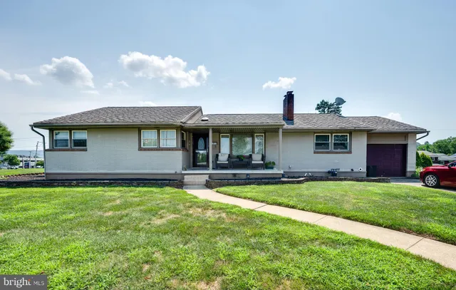 $3,400 | 1 Vista Road, Reading, PA 19610