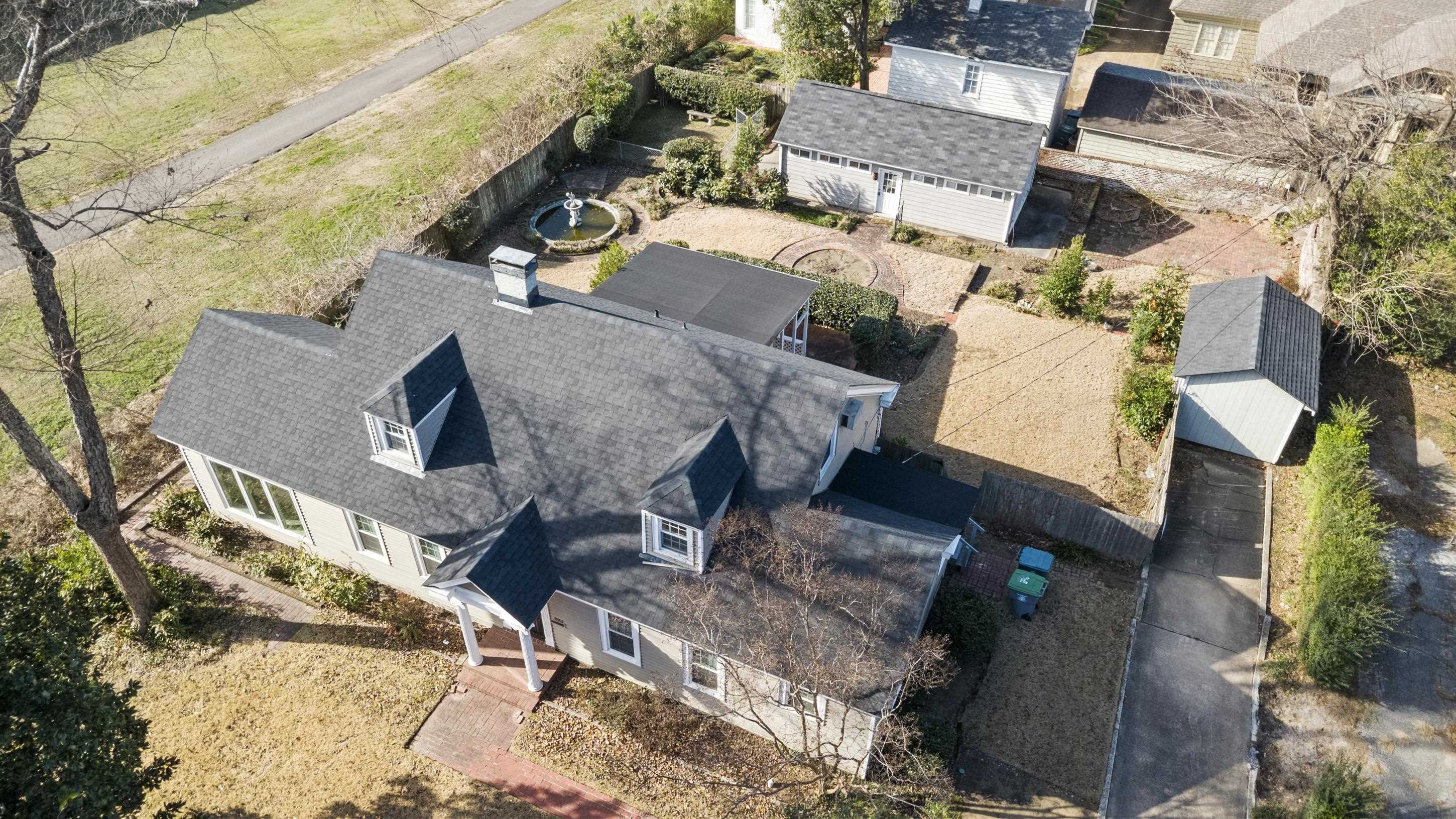 693 Holly Street Memphis, TN 38112 - Photo 27 of 32 an aerial view of houses with outdoor space