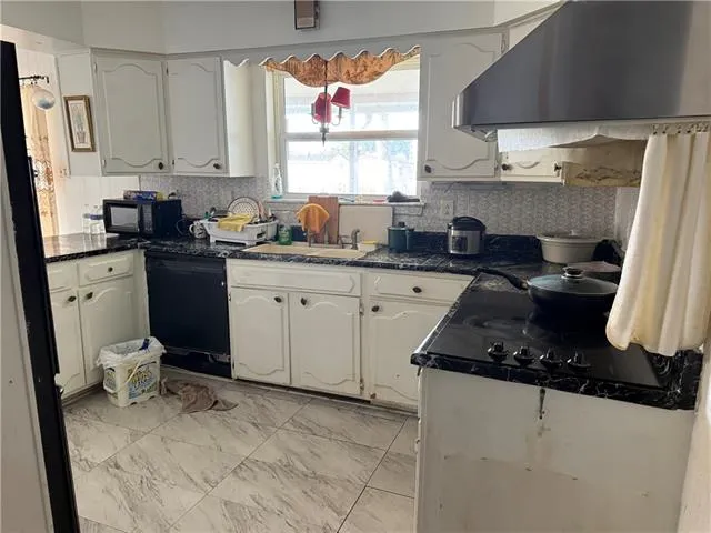 $2,200 | 2577 Holiday Drive, New Orleans, LA 70131