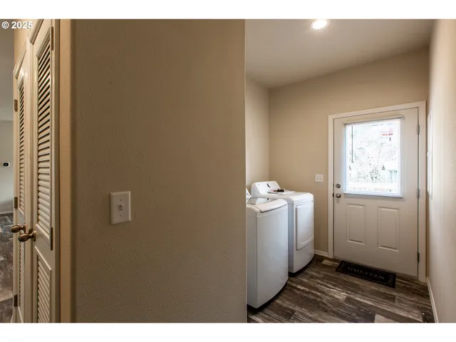 a bathroom with a sink and toilet