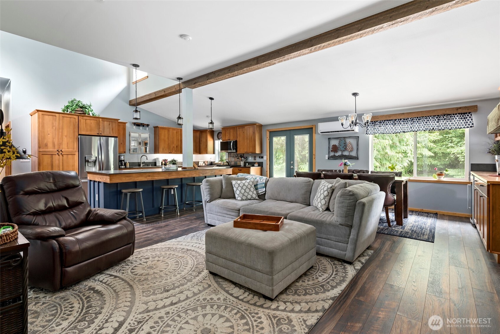 25451 Lake Cavanaugh Road Mount Vernon, WA 98274 - Photo 14 of 40 a living room with furniture and a large window