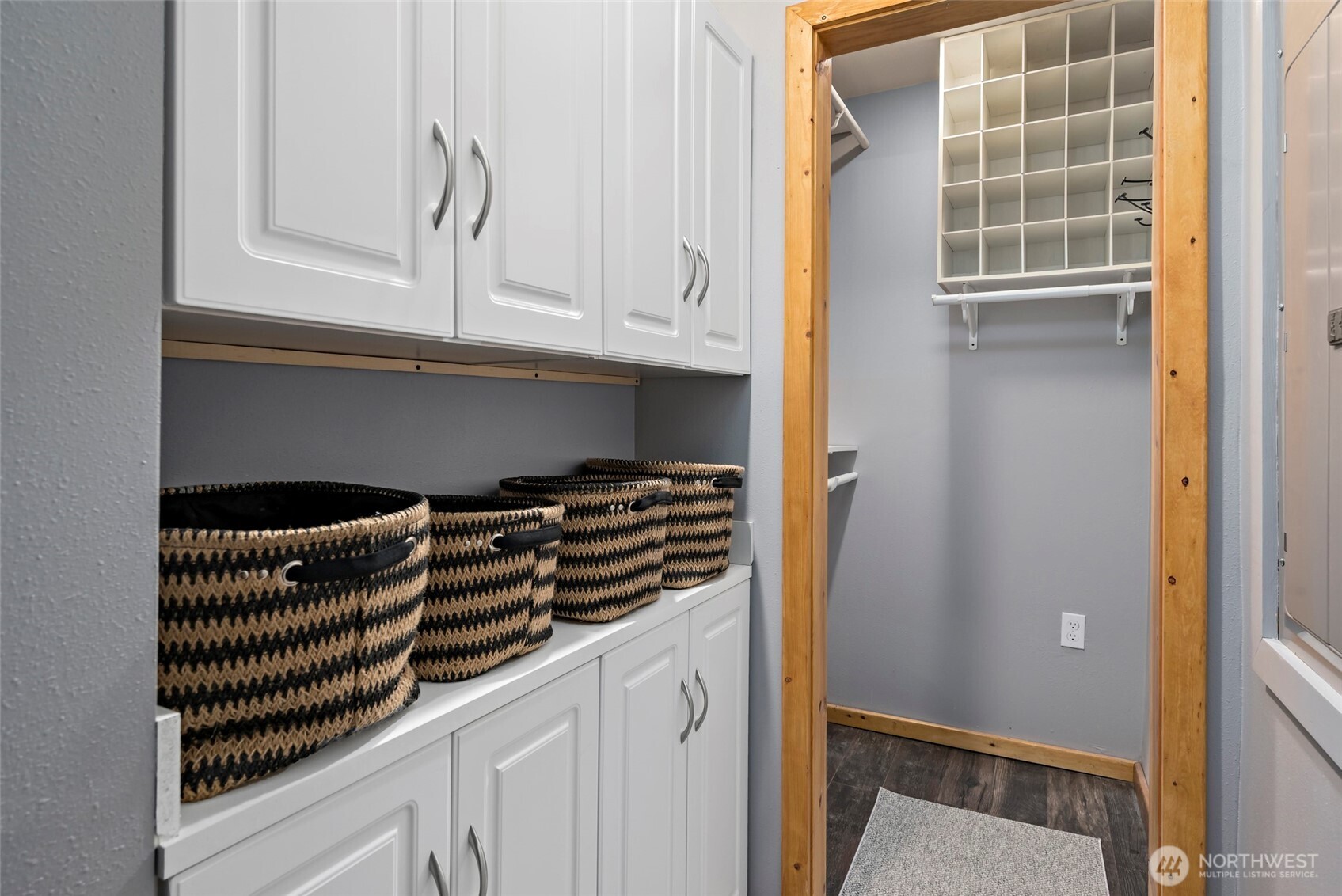 25451 Lake Cavanaugh Road Mount Vernon, WA 98274 - Photo 20 of 40 a close view of cabinet