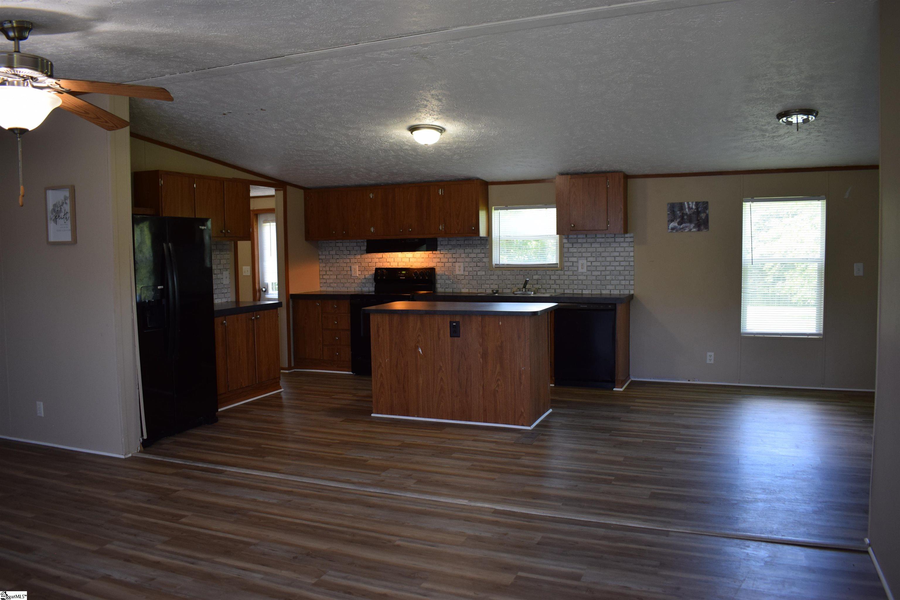 170 Cooper Road Campobello, SC 29322 - Photo 3 of 29