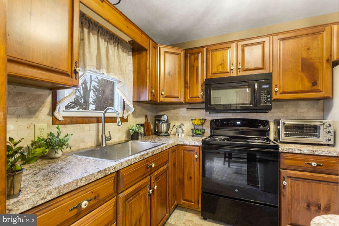 1002 Frederick Pike Littlestown, PA 17340 - Photo 11 of 42