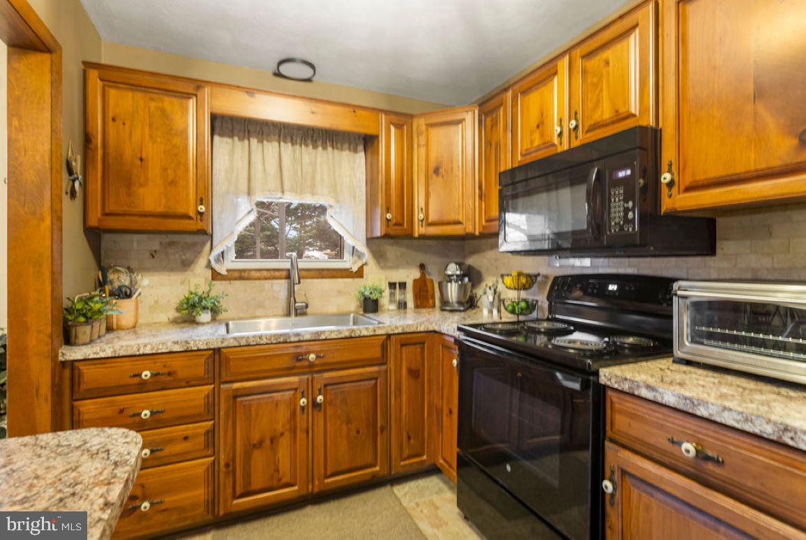 1002 Frederick Pike Littlestown, PA 17340 - Photo 10 of 42