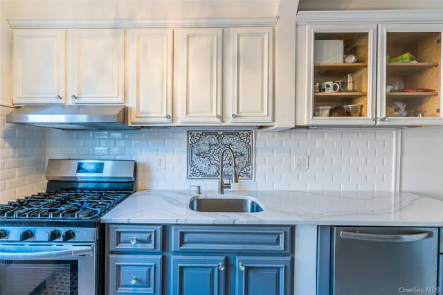 $388,000 | 43 Floral Boulevard, Unit 1C, Floral Park, NY 11001