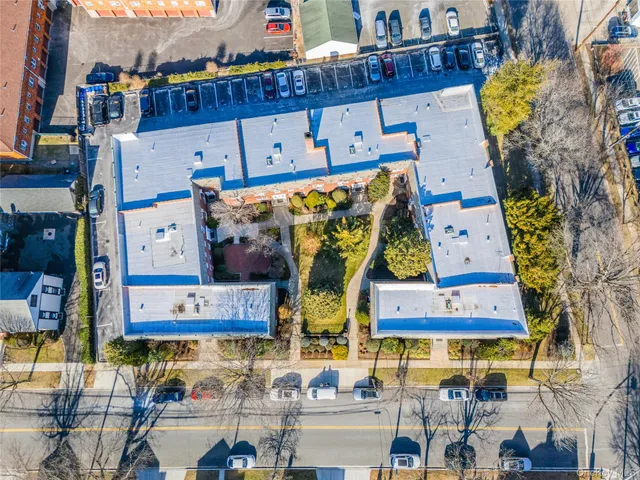 $388,000 | 43 Floral Boulevard, Unit 1C, Floral Park, NY 11001