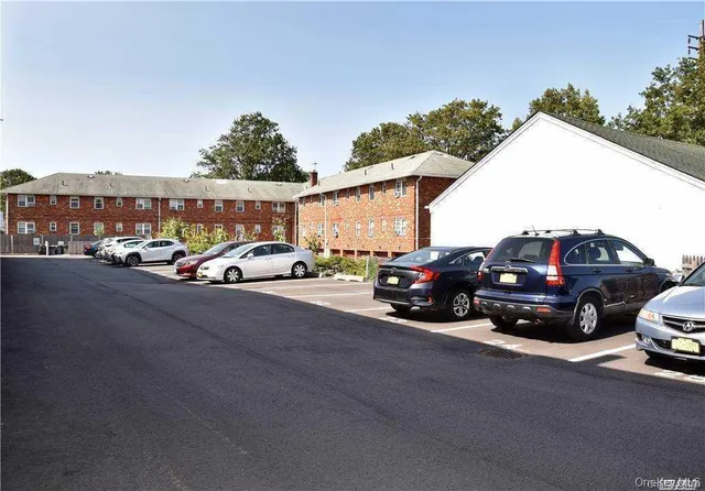 $388,000 | 43 Floral Boulevard, Unit 1C, Floral Park, NY 11001