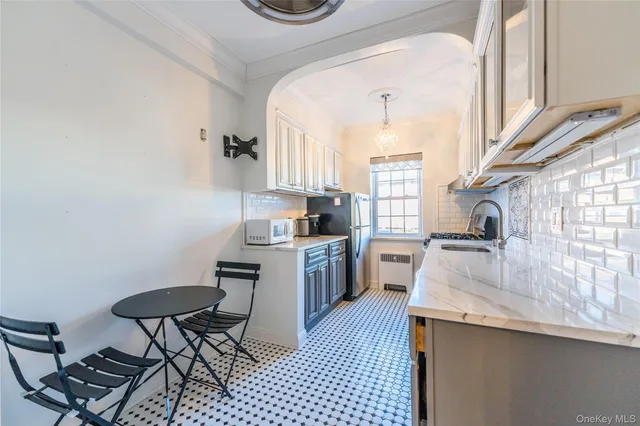 $388,000 | 43 Floral Boulevard, Unit 1C, Floral Park, NY 11001