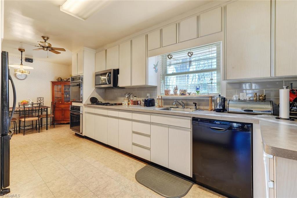 1126 Trogdon Drive Eden, NC 27288 - Photo 8 of 33