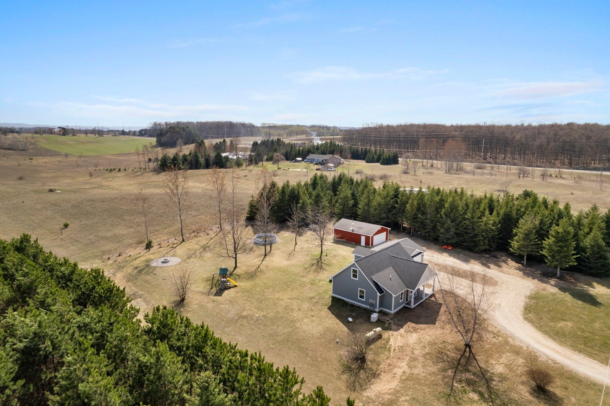8690 East Erdt Road Suttons Bay, MI 49682 - Photo 52 of 63 1910042-51.JPG