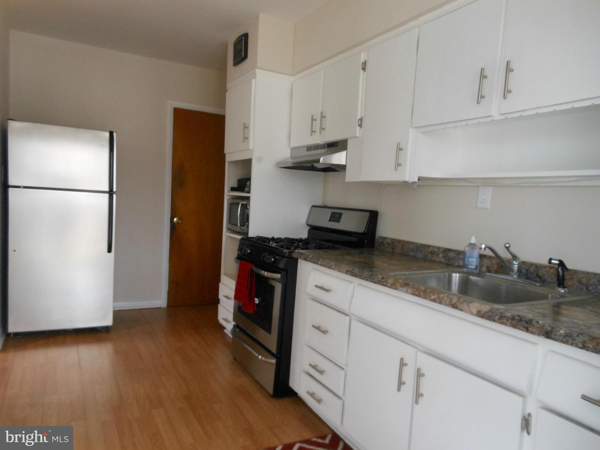 1227 Stamford Road Baltimore, MD 21207 - Photo 3 of 19 Kitchen