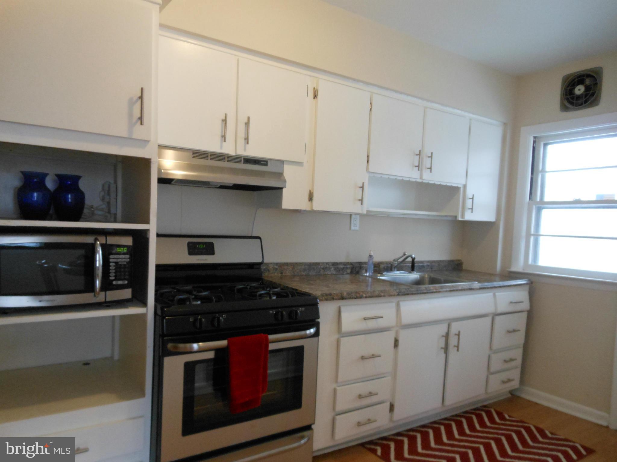 1227 Stamford Road Baltimore, MD 21207 - Photo 4 of 19 Kitchen