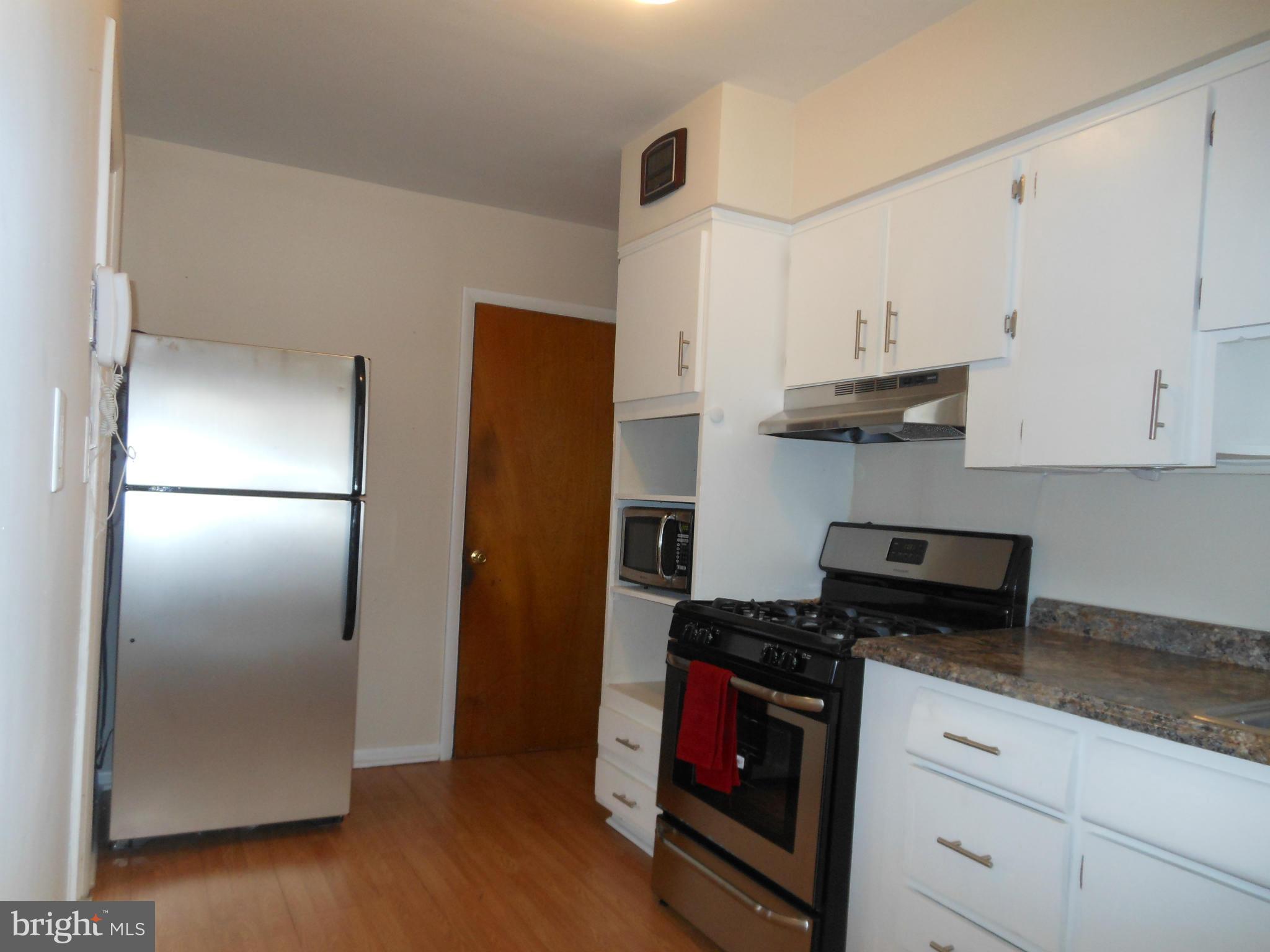 1227 Stamford Road Baltimore, MD 21207 - Photo 5 of 19 Kitchen