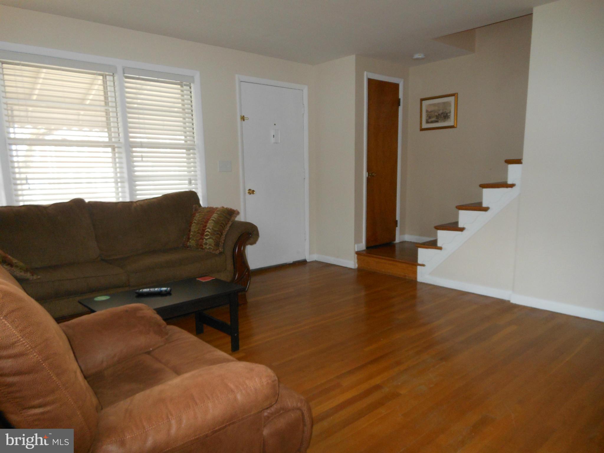 1227 Stamford Road Baltimore, MD 21207 - Photo 8 of 19 Living Room